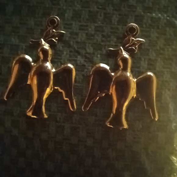 2 pairs of studs & Dove removable dangle - Picture 5 of 5